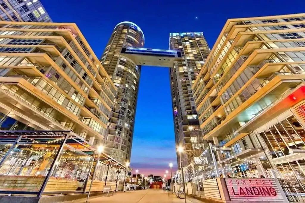 Upscale Downtown Toronto Condos By Cn Tower 0*,  Canada