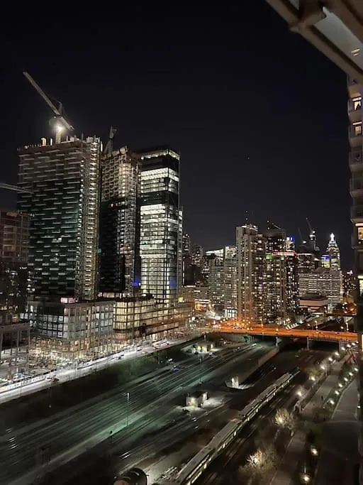 Apartment Upscale Downtown Toronto Condos By Cn Tower
